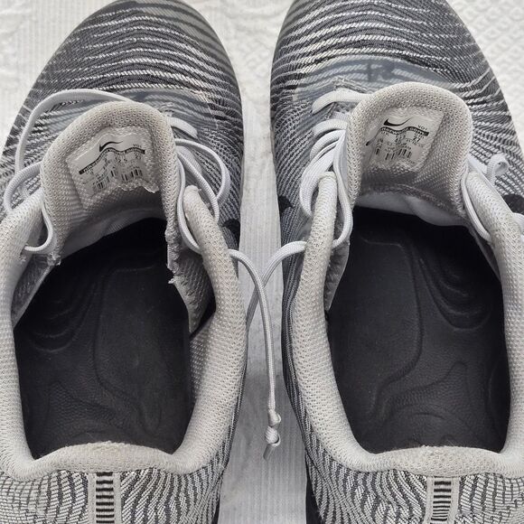 2015 Nike Kobe Mentality 2 Grey Striped Canvas Sneakers Mens 9 Basketball Shoes - Picture 9 of 10